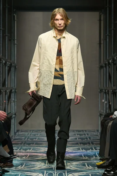 Look 46